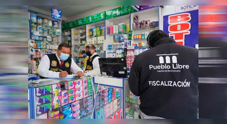 Muchas de las farmacias no cumplían medidas de salubridad.