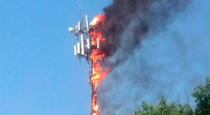 Queman antena de telefonía móvil 5G en Inglaterra (imagen referencial) Queman antena de telefonía móvil 5G en Inglaterra (imagen referencial)
