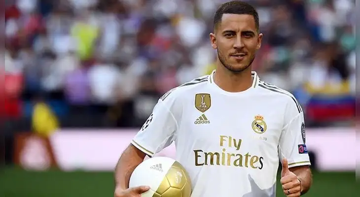 Lesión al tobillo le juega mala pasada a Hazard. Lesión al tobillo le juega mala pasada a Hazard.