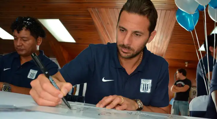 Claudio Pizarro firmaría por Alianza Lima.