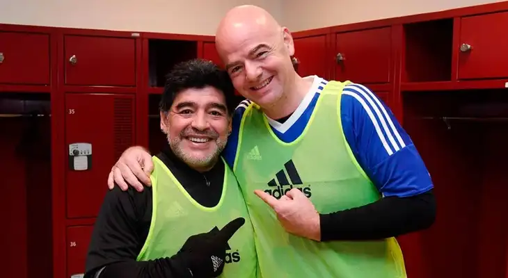 Maradona e Infantino vuelven a estar enfrentados. Maradona e Infantino vuelven a estar enfrentados.