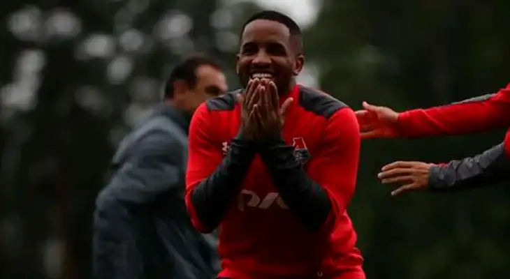Jefferson Farfán estaría evaluando firmar la renovación con Lokomotiv. Jefferson Farfán estaría evaluando firmar la renovación con Lokomotiv.