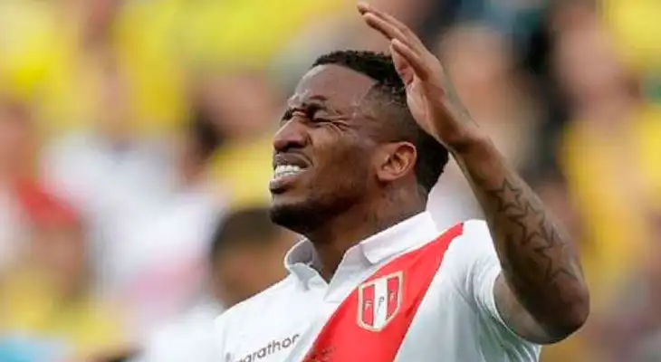 Jefferson Farfán anunció que tiene otros planes para continuar en el fútbol. Jefferson Farfán anunció que tiene otros planes para continuar en el fútbol.