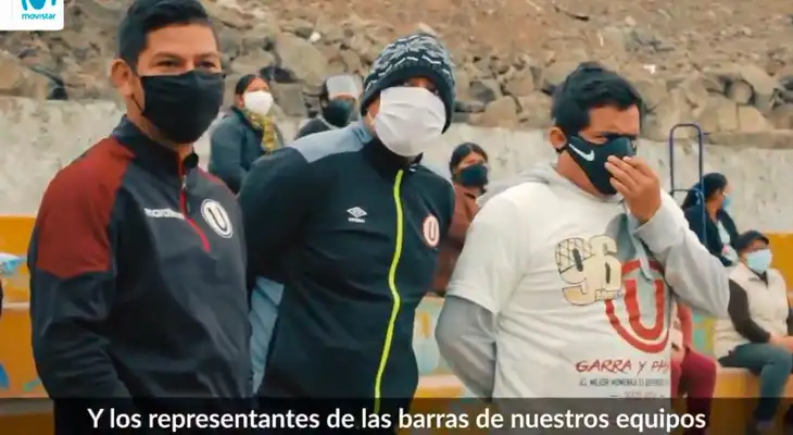 Líderes de las barras bravas fueron a llevar ayuda social. Líderes de las barras bravas fueron a llevar ayuda social.