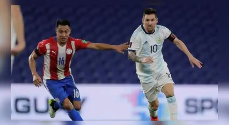 Lionel Messi anotó a Paraguay , pero su gol fue anulado.