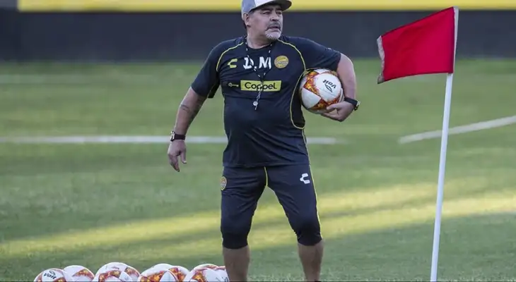 Vida de Armando Maradona.