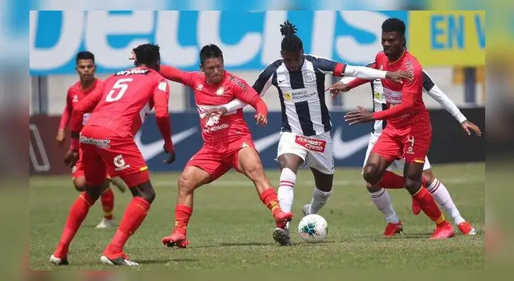 Alianza Lima en la fase 1 empató con Huancayo 1 a 1 .