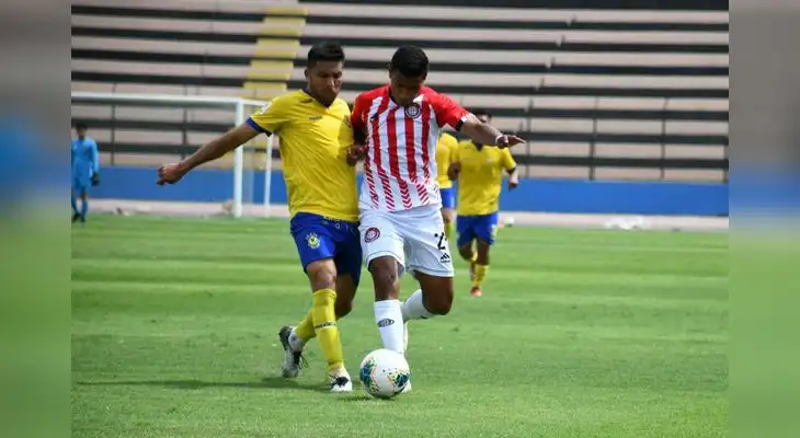 Unión Huaral ganó 3 a 2  Comerciantes Unidos.