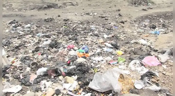 familia arroja 30 mil soles a la basura familia arroja 30 mil soles a la basura