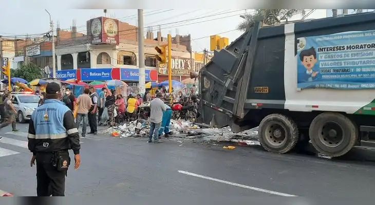 Pobladores del Callao en peligro por gran cantidad de basura en las calles Pobladores del Callao en peligro por gran cantidad de basura en las calles