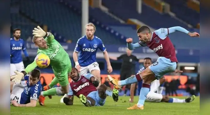 West Ham derrotó por 1-0 al  Everton que tuvo el regreso de  James Rodríguez.
