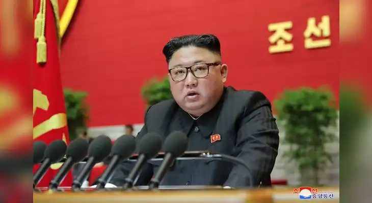 El líder norcoreano ha prometido un mayor desarrollo de sus armas de destrucción masiva para disuadir a Washington. El líder norcoreano ha prometido un mayor desarrollo de sus armas de destrucción masiva para disuadir a Washington.