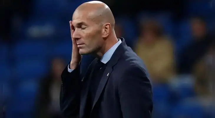 La eliminación de la Copa del Rey le puede costar el puesto a Zidane. La eliminación de la Copa del Rey le puede costar el puesto a Zidane.