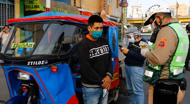 Te decimos cómo solicitar tu permiso para trabajar en toque de queda