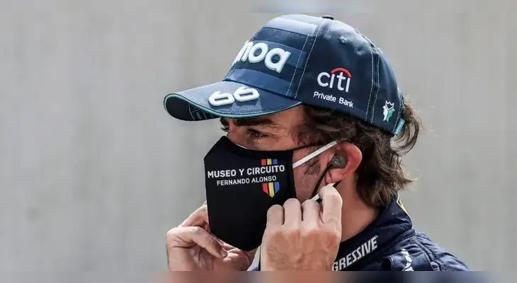 Fernando Alonso salió de hospital y seguirá tratamiento en casa. Fernando Alonso salió de hospital y seguirá tratamiento en casa.