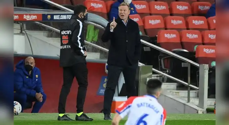 Koeman  ve complicado la remontada de su equipo.