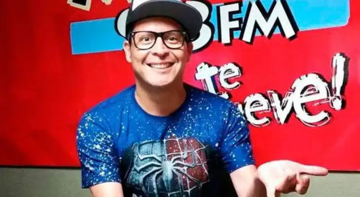 Radio Moda evita decir si Carloncho habría suspendido o separado de sus filas Radio Moda evita decir si Carloncho habría suspendido o separado de sus filas