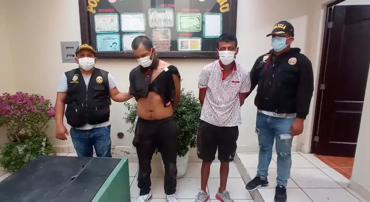 Asaltaron a taxista con un cuchillo y robarle el autoradio y dinero. Asaltaron a taxista con un cuchillo y robarle el autoradio y dinero.