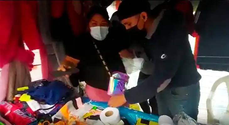 Mujer vendía droga escondida entre calzones y calzoncillos. Mujer vendía droga escondida entre calzones y calzoncillos.