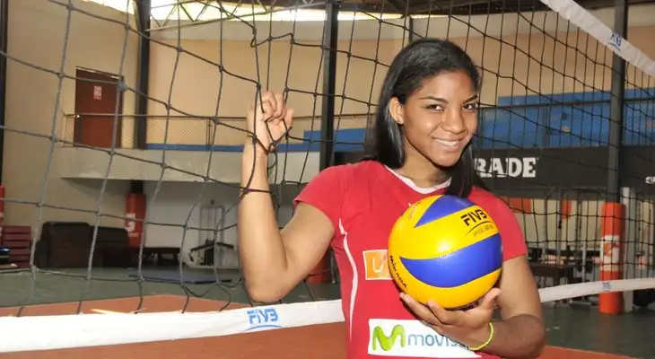 Carla Rueda afirma que no deja el vóley.