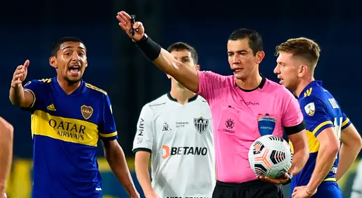 El VAR volvió a equivocarse ahora en la Copa Libertadores 2021.