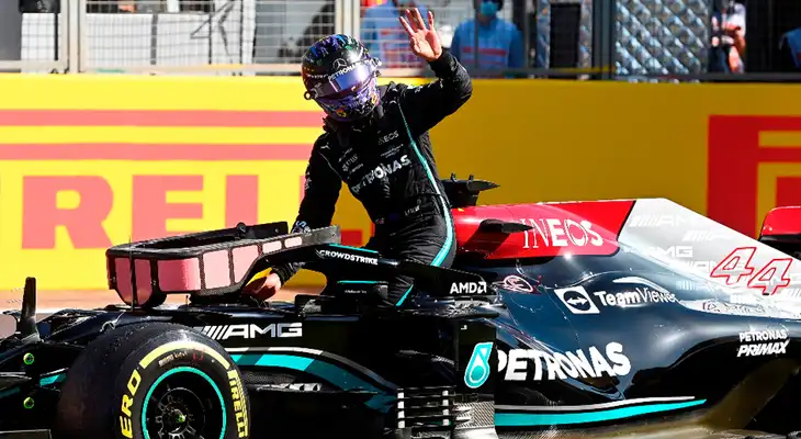 Según expertos, Hamilton debió salir de la carrera al igual que Max Verstappen. Según expertos, Hamilton debió salir de la carrera al igual que Max Verstappen.