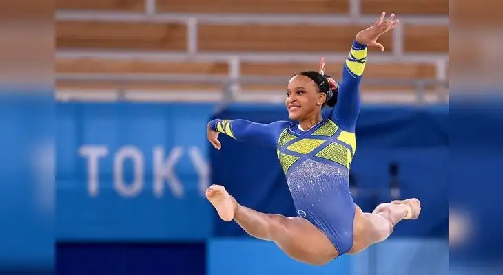 Brasileña Rebeca Andrade se llevó oro en salto y dejó atrás  a representante USA.