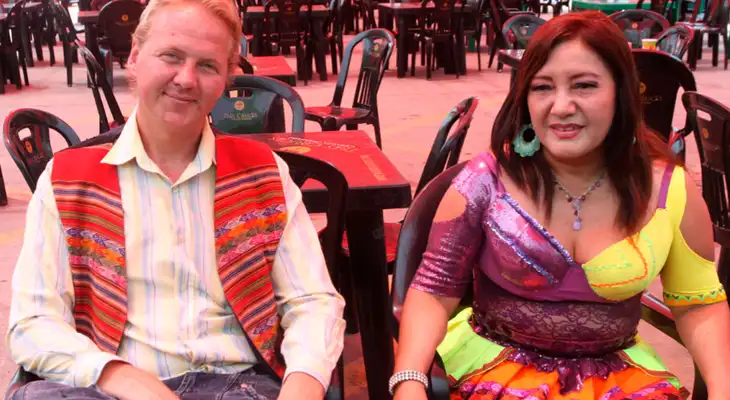 El Gringo Karl le pide perdón a Flor de Huaraz por no haberse quedado a su lado.