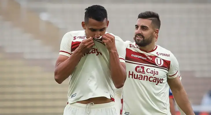 Alex Valera festeja con Urruti su gol anotado al César Vallejo Alex Valera festeja con Urruti su gol anotado al César Vallejo