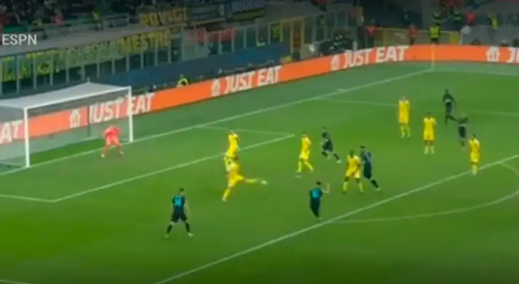 Gustavo Dulanto lo “tuvo loco” a Lautaro Martínez, quien no anotó en el Inter vs. Sheriff Gustavo Dulanto lo “tuvo loco” a Lautaro Martínez, quien no anotó en el Inter vs. Sheriff