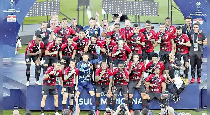 Paranaense el justo campeón de la Copa Sudamericana 2021. Paranaense el justo campeón de la Copa Sudamericana 2021.