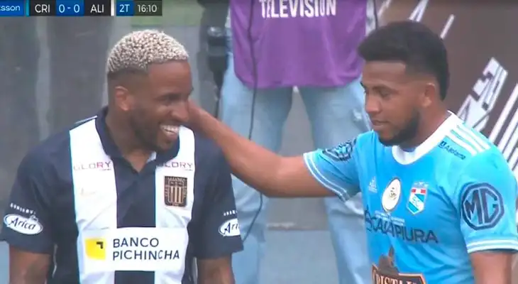 Le dieron su chiquita: Johan Madrid le metió un lapo a Jefferson Farfán en la final Le dieron su chiquita: Johan Madrid le metió un lapo a Jefferson Farfán en la final