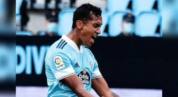 El festejo de Renato Tapia por alcanzar la clasificación en la Copa del Rey. El festejo de Renato Tapia por alcanzar la clasificación en la Copa del Rey.