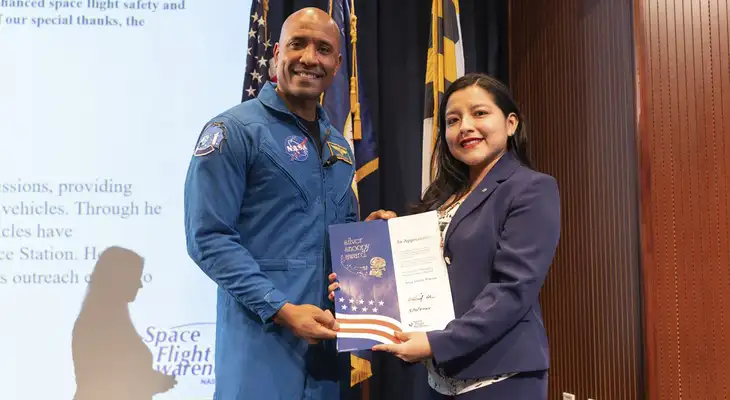Ingeniera peruana Rosa Ávalos-Warren es reconocida por su buen trabajo en la NASA. Ingeniera peruana Rosa Ávalos-Warren es reconocida por su buen trabajo en la NASA.