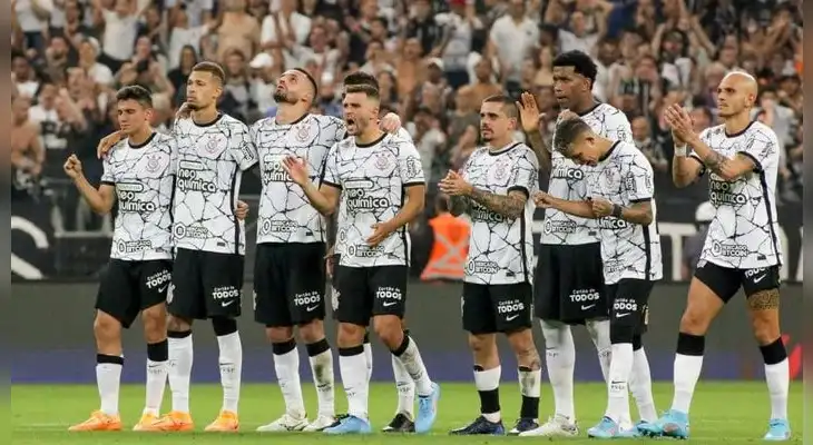 En Corinthians la cosa no anda nada bien con la torcida. En Corinthians la cosa no anda nada bien con la torcida.