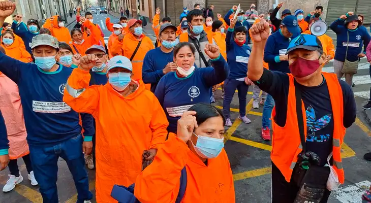 Los trabajadores señalan a Jorge Muñoz como el responsable de que no se haya establecido una mesa de diálogo con los gremios. Los trabajadores señalan a Jorge Muñoz como el responsable de que no se haya establecido una mesa de diálogo con los gremios.