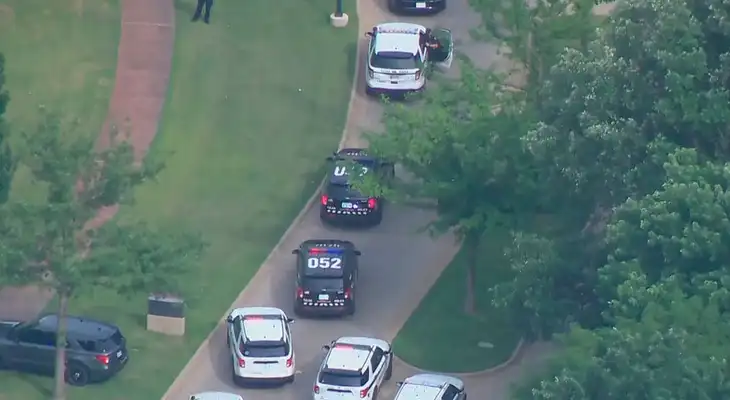 La policía de Tulsa dijo que dispararon a varias personas y se está investigando la situación. La policía de Tulsa dijo que dispararon a varias personas y se está investigando la situación.