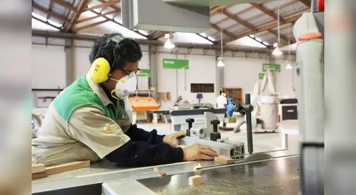 Trabajadores podrán revisar el regramento de feriados para saber si les toca no laborable. Trabajadores podrán revisar el regramento de feriados para saber si les toca no laborable.