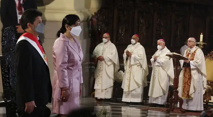 Pedro Castillo y Lilia Paredes, participan de Misa Solemne y Te Deum.