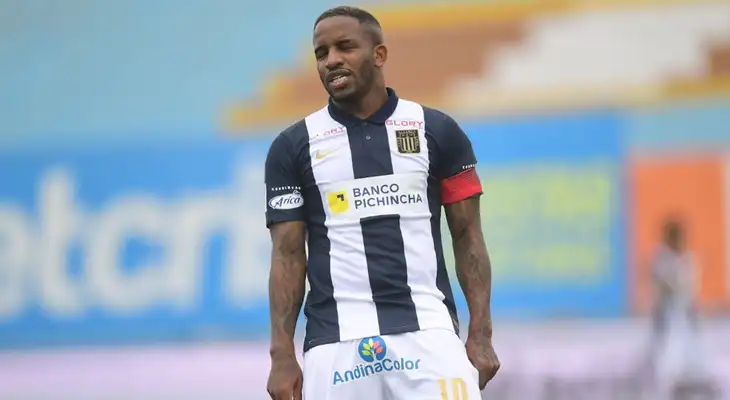 Jefferson Farfán se hizo tendencia en redes sociales con polémica afirmación de Silvio Valencia. Jefferson Farfán se hizo tendencia en redes sociales con polémica afirmación de Silvio Valencia.