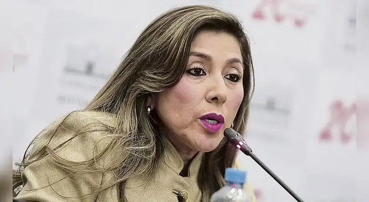 Lady Camones es censurada de la presidencia del Congreso