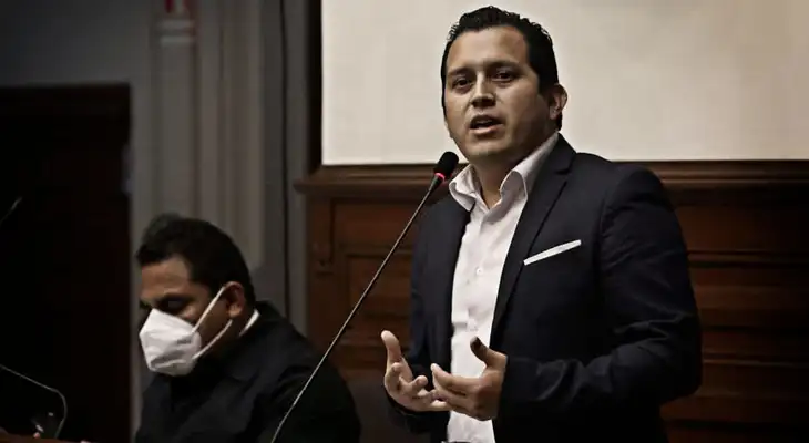 José Luna Morales esta siendo investigado por el caso Los Gángsters de la Política José Luna Morales esta siendo investigado por el caso Los Gángsters de la Política