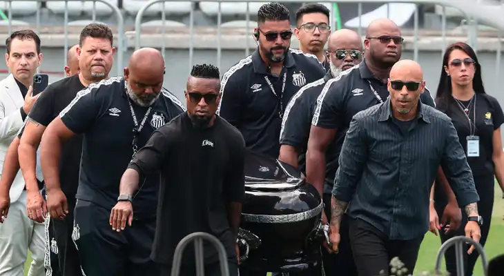 Pelé: empezó el velorio de O Rei en Vira Belmiro de Santos para el último adiós