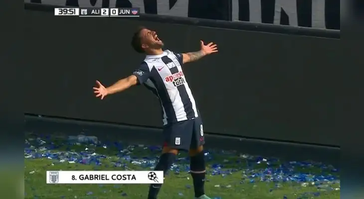 Gabriel Costa con un cabezazo anota el segundo gol para Alianza Lima Gabriel Costa con un cabezazo anota el segundo gol para Alianza Lima