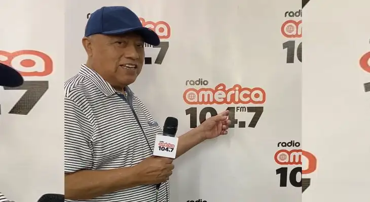 Vuelve a las cabinas de radio