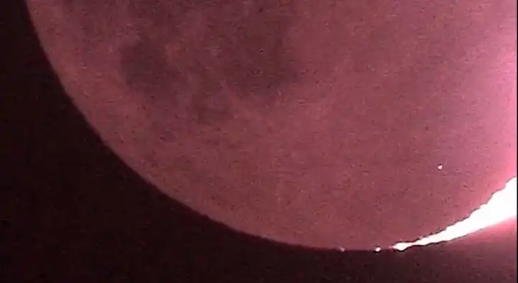 Meteorito impactó con la Luna y generó un destello que es viral en el mundo. Meteorito impactó con la Luna y generó un destello que es viral en el mundo.