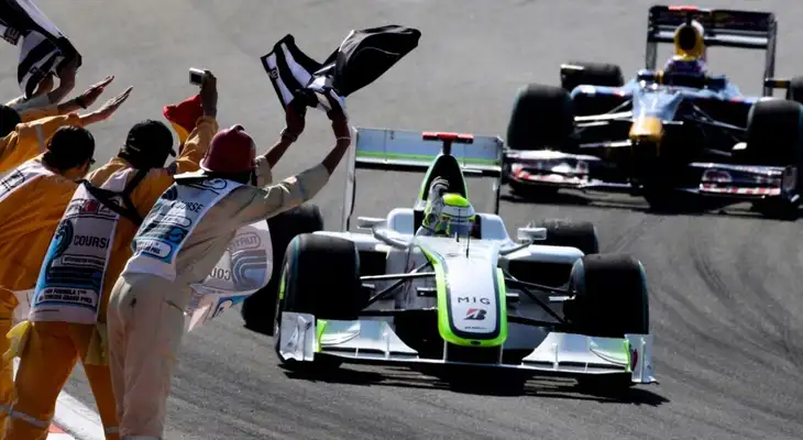 Muchas marcas automovilísticas compiten en este Gran Premio de Australia. Muchas marcas automovilísticas compiten en este Gran Premio de Australia.