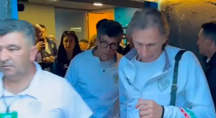Ricardo Gareca sufre descompensación y suspende conferencia tras derrota de Vélez en Argentina