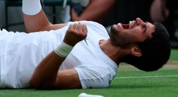 Carlos Alcaraz logra derrumbar a Novak Djokovic a sus 20 años. Histórico. Carlos Alcaraz logra derrumbar a Novak Djokovic a sus 20 años. Histórico.