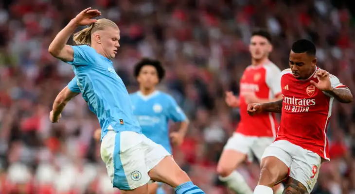 Arsenal dio el golpe y se tumbó al Manchester City en la agonía del partido y es puntero en la Premier League